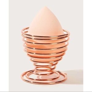 🎉HP ,NWT Rose Gold beauty sponge & holder